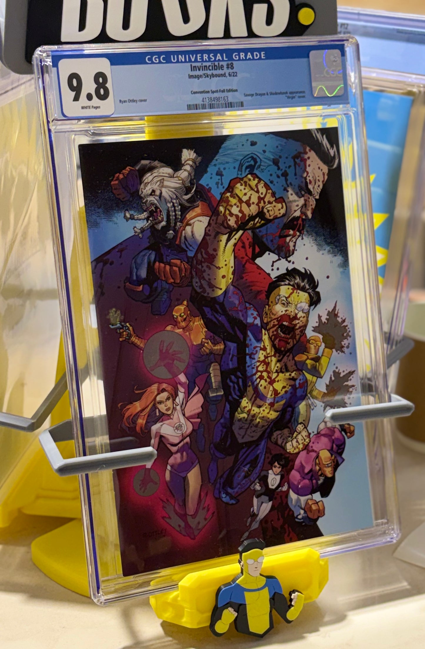 Invincible #8 Convention Spot-Foil Edition CGC 9.8 (Virgin Cover, Ryan Ottley, Savage Dragon & Shadowhawk Appearance)